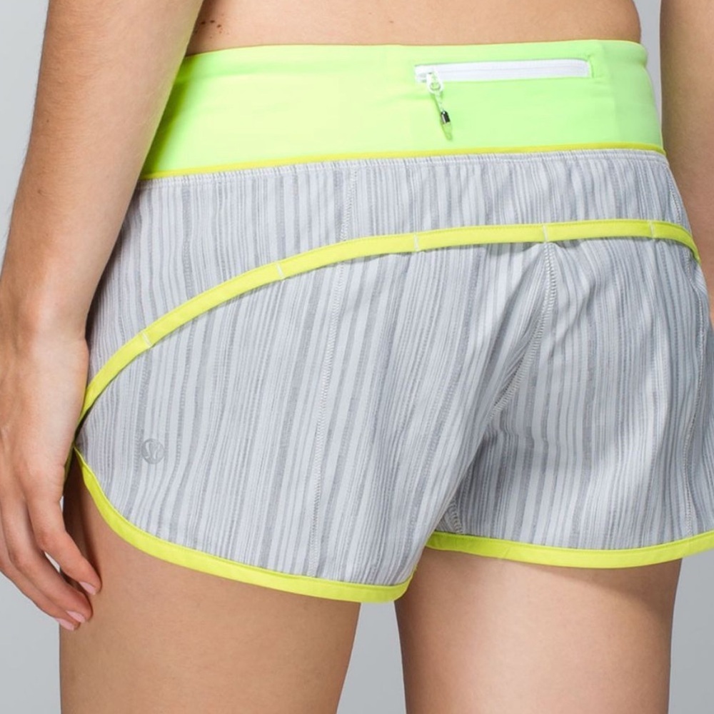 68. Lululemon Run: Speed Short
Wee Are From Space Silver Spoon /Antidote
